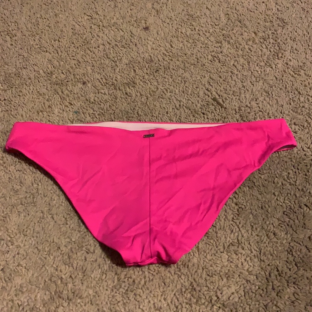 Victoria’s Secret bikini bottom - Picture 2 of 4
